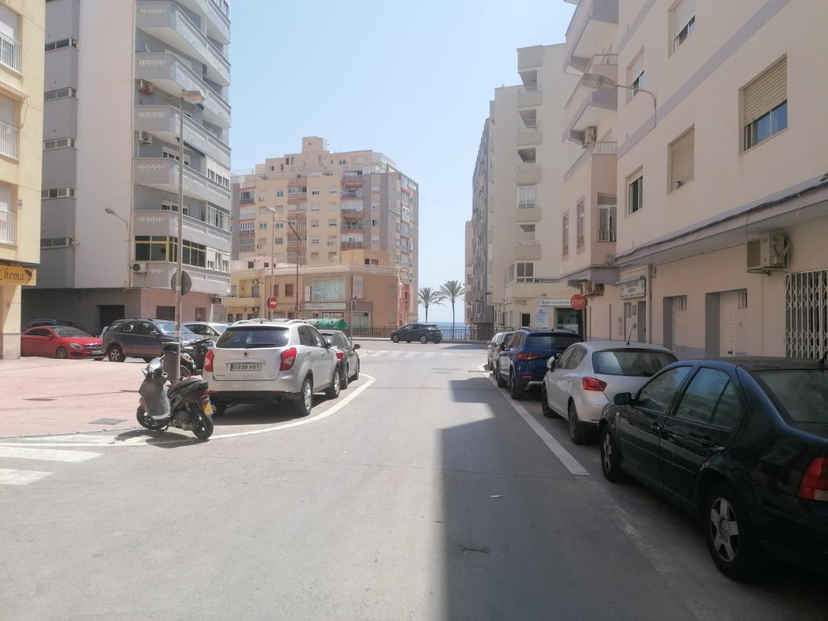 Piso Agradable Cerca De La Playa Daire Almería Dış mekan fotoğraf